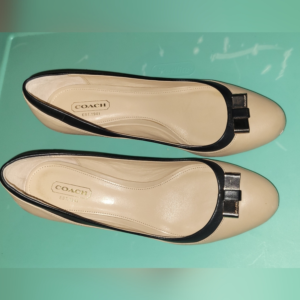 Coach Women's Cream and Black Edging And Metal Bow Wedge Heel